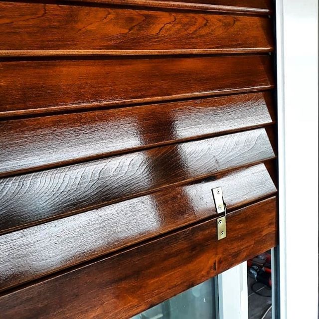 Restauración de persiana de madera en CABA – Arreglo de Persianas CG