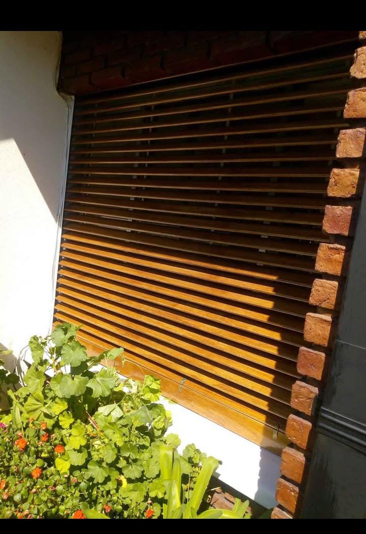  alt="Reparación de persianas de madera en Barracas cerca de Av. Montes de Oca"