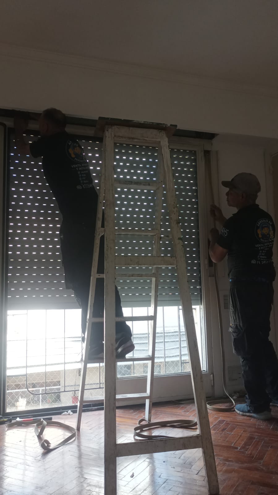 Reparación de persiana de PVC en Flores